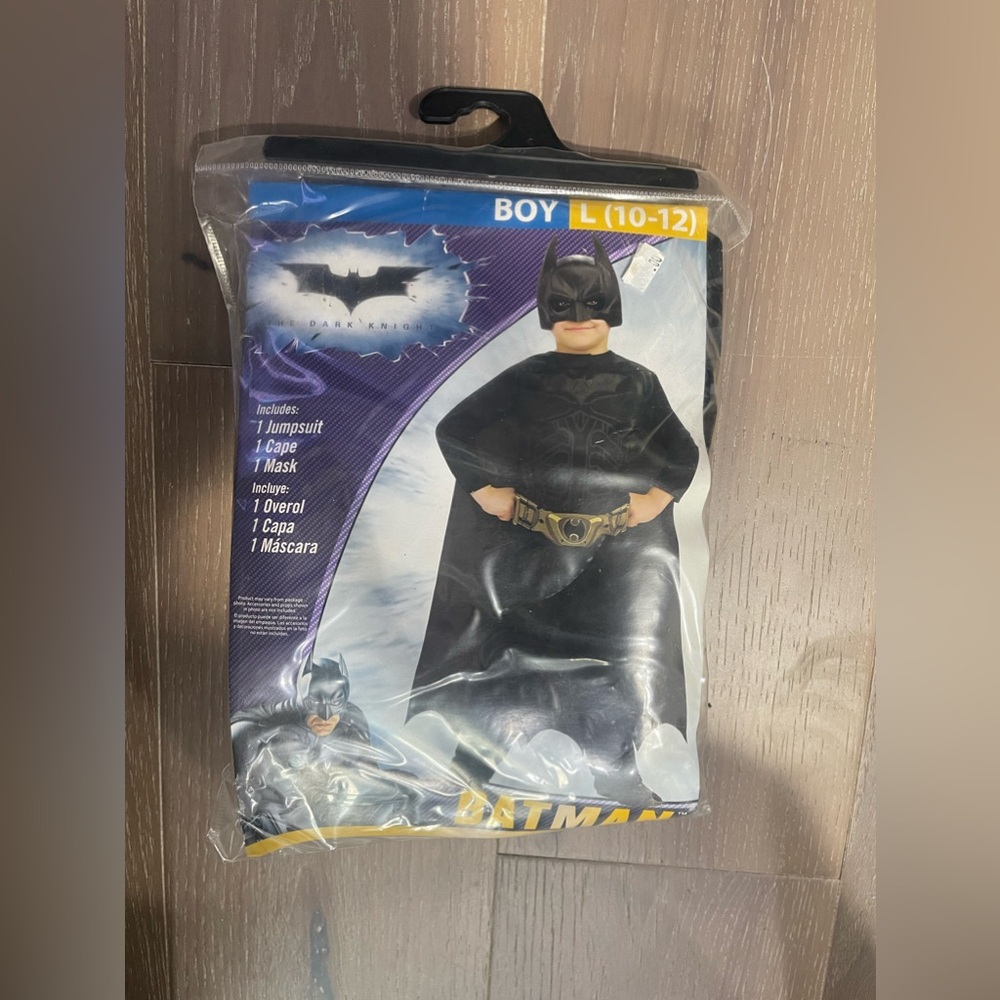The dark night Batman child costume. NWT large 10-12